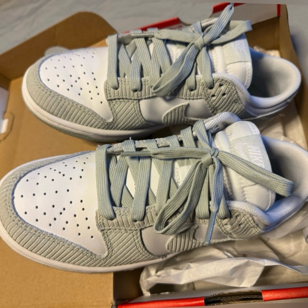 Nike dunk low silver corduroy